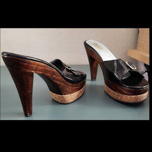 NEW made in Brazil, Kwiui wooden platform mules size 11, 5" heels